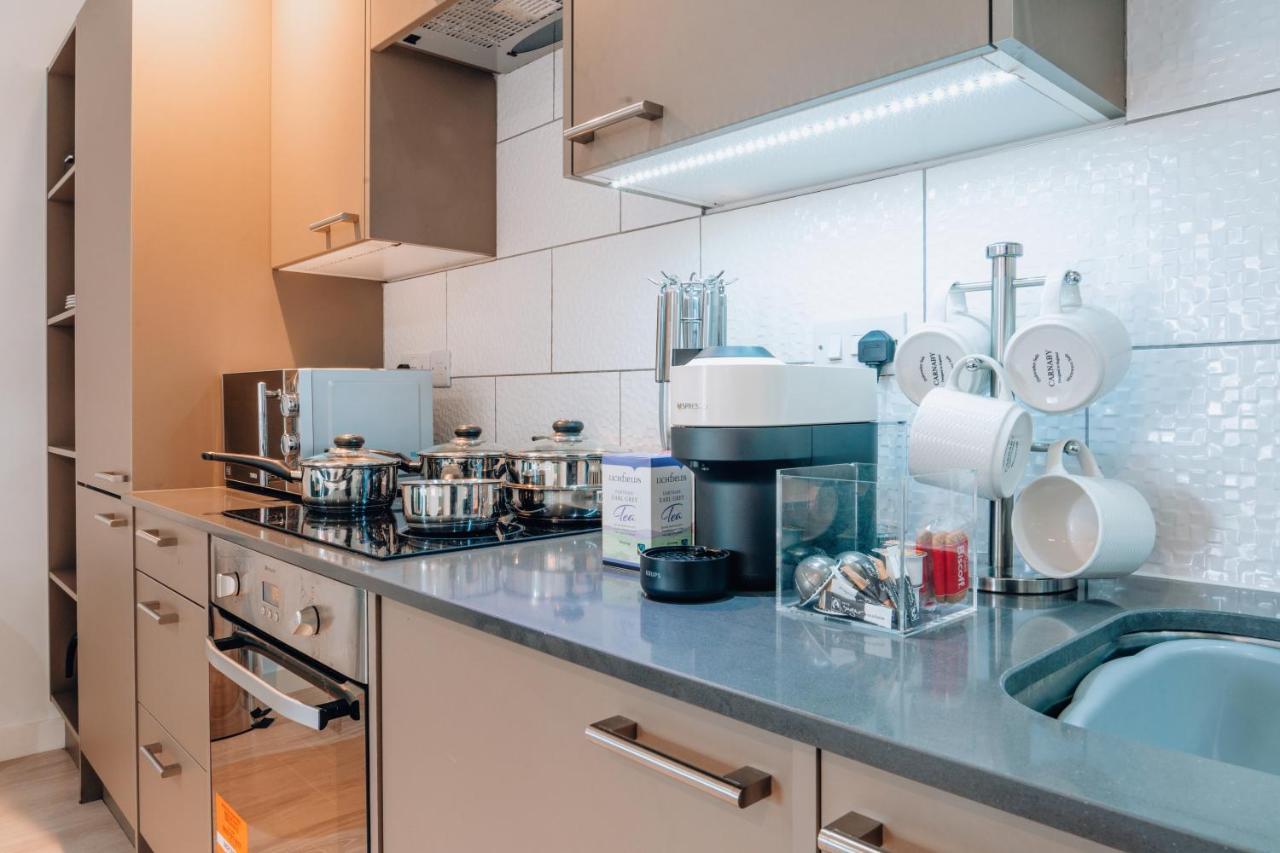 Two Bedroom Urban Retreat In The Heart Of Apartment Exeter