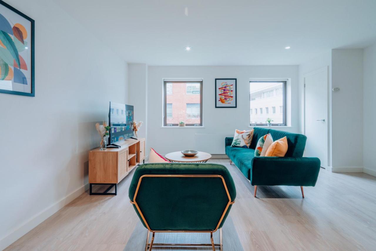 Two Bedroom Urban Retreat In The Heart Of